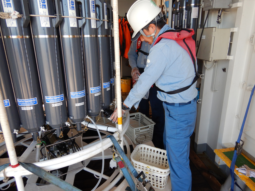 CTD採水の光景写真