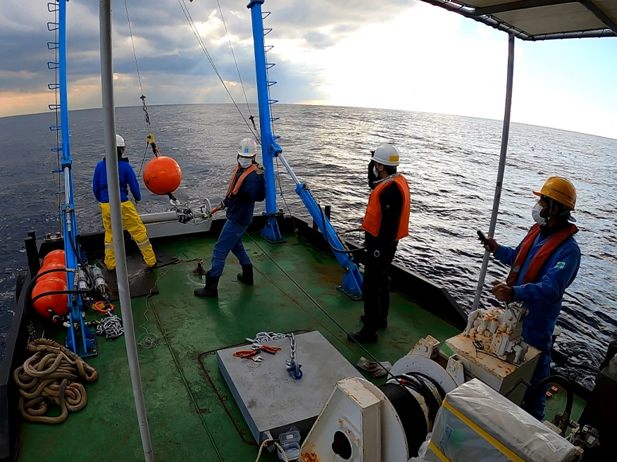 CTD採水の光景写真