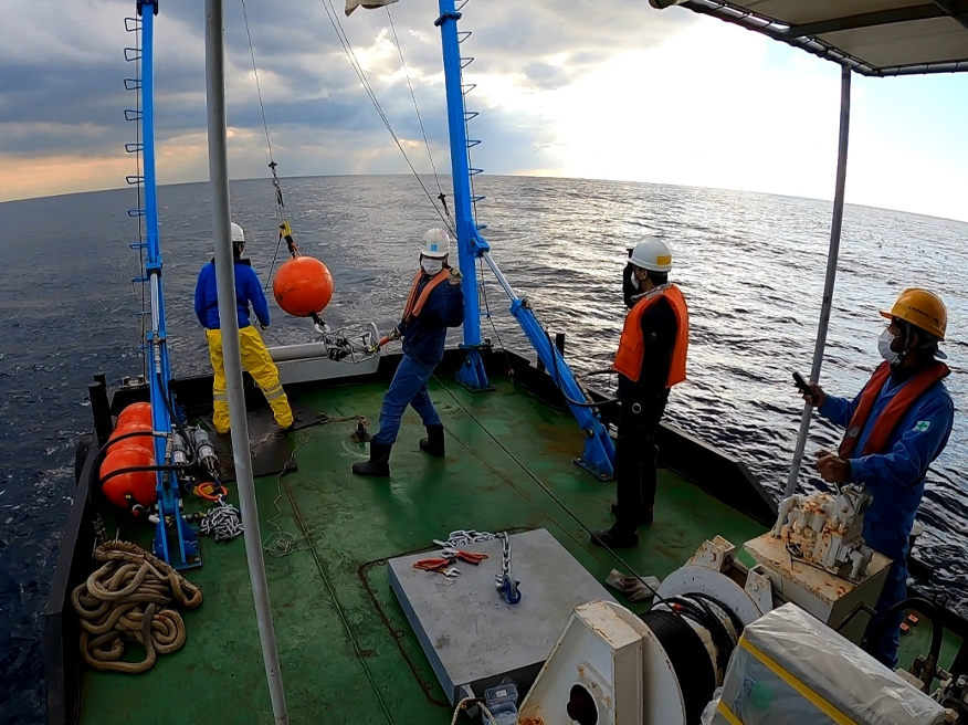 CTD採水の光景写真