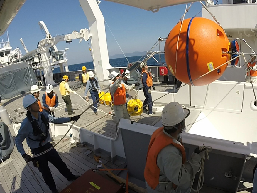 CTD採水の光景写真