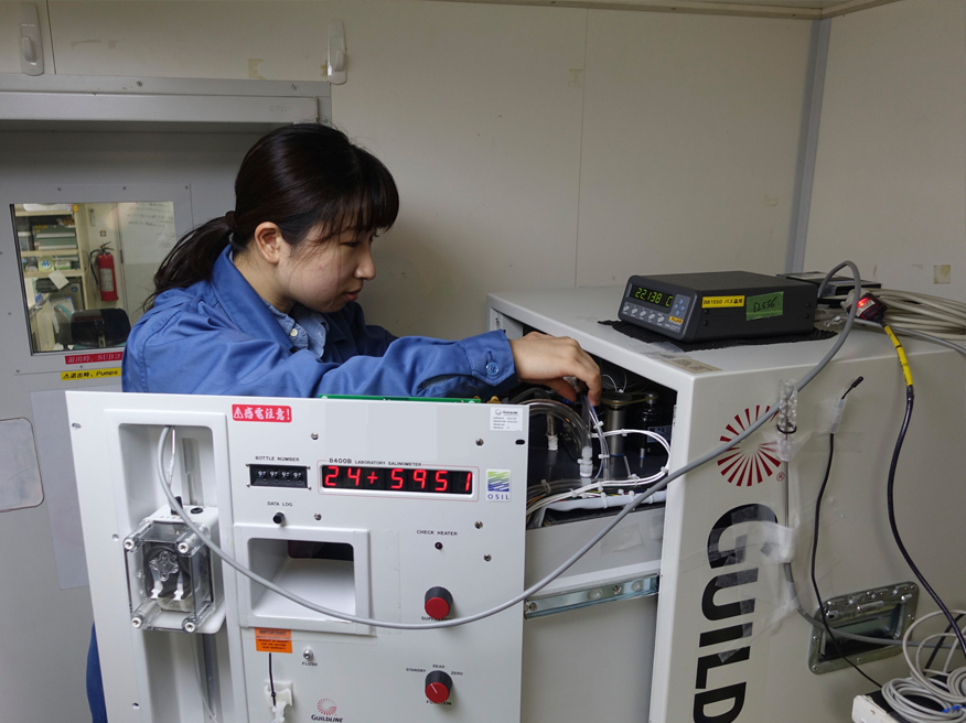 CTD採水の光景写真